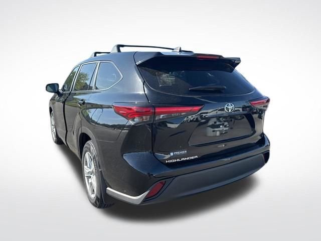Used 2023 Toyota Highlander L FWD video 3