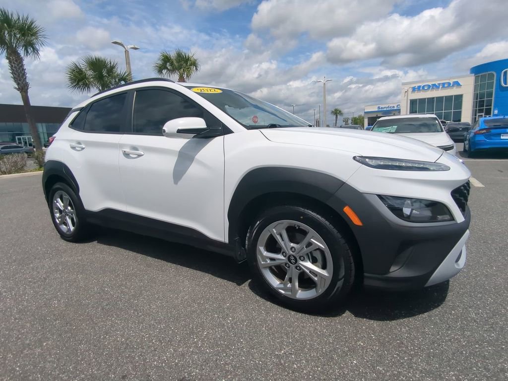 Used 2022 Hyundai Kona SEL image 2