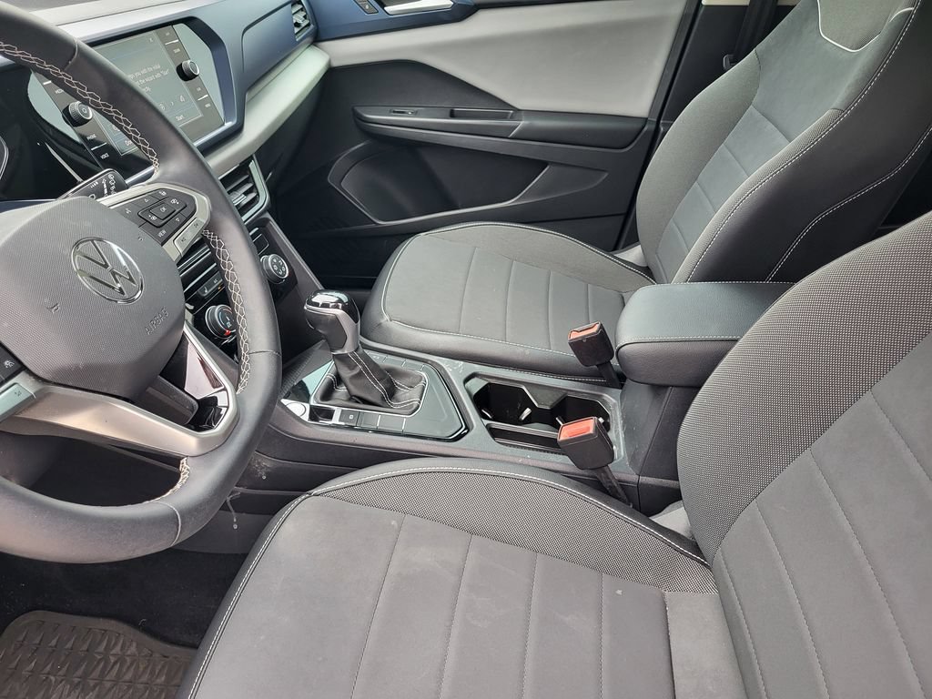 Used 2023 Volkswagen Taos SE w/ Panoramic Sunroof Package FWD image 26