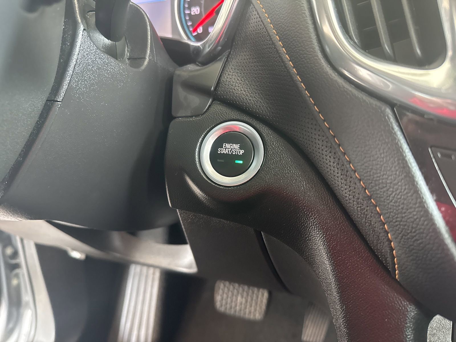 Used 2023 Chevrolet Equinox Premier image 34