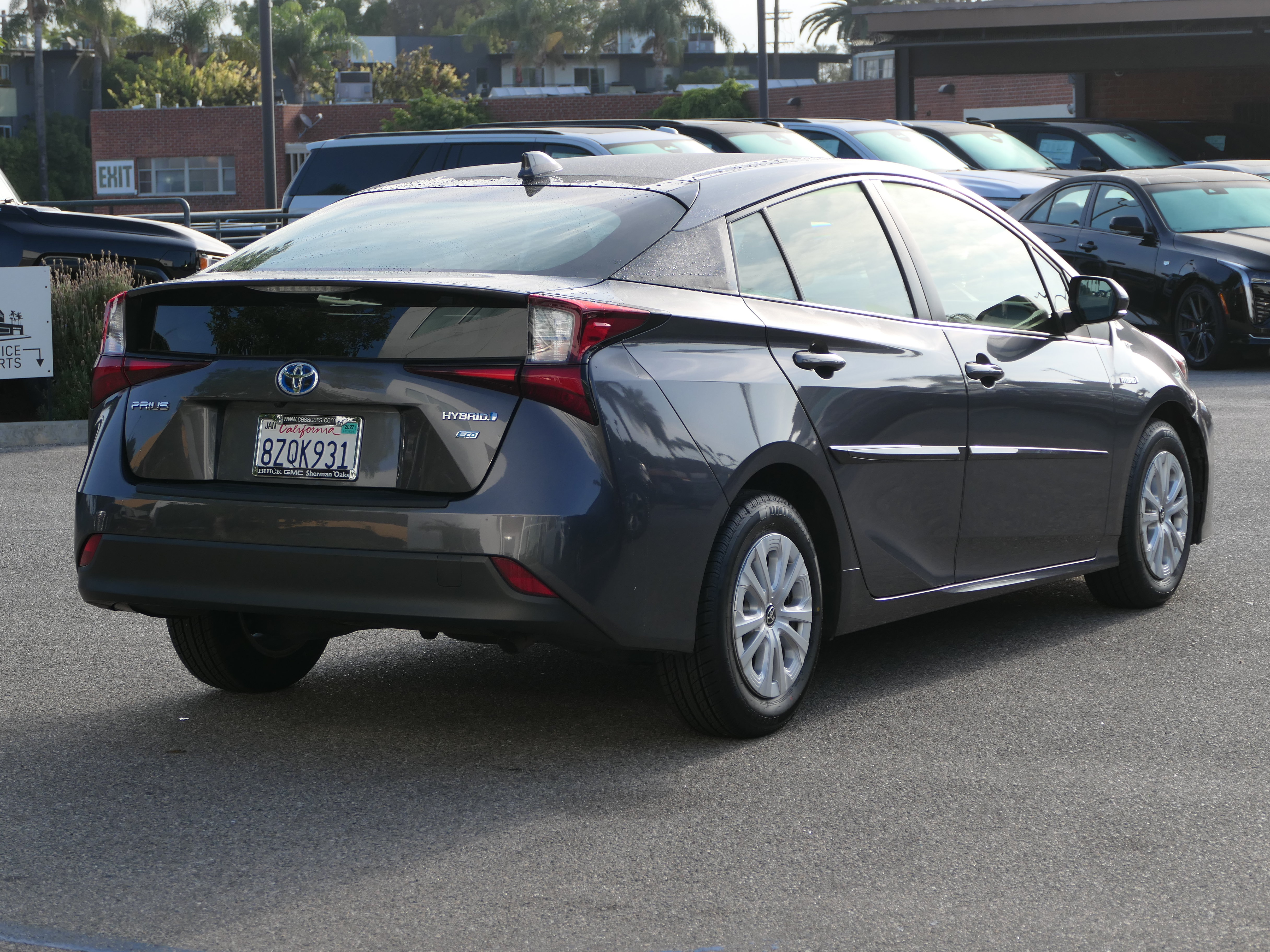 Used 2022 Toyota Prius L Eco FWD image 5