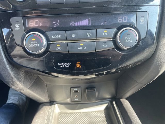 Used 2014 Nissan Rogue SV FWD image 23