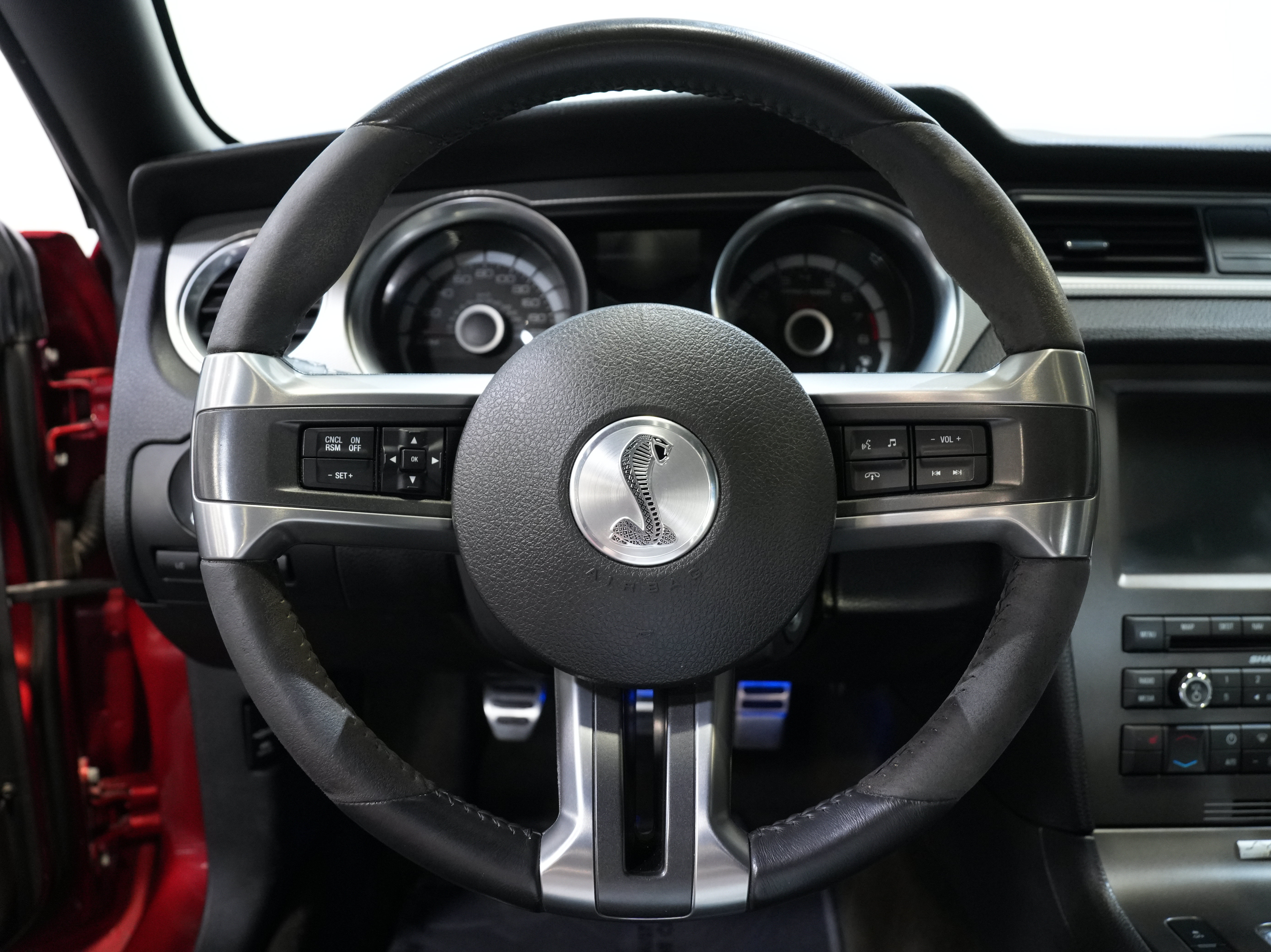Used 2013 Ford Mustang Shelby GT500 w/ Electronics Pkg RWD image 33