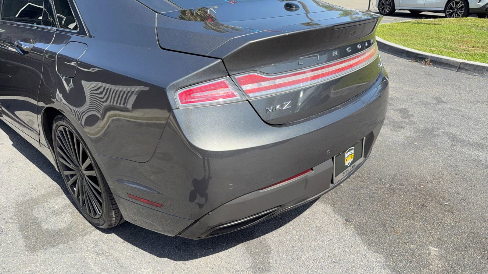 Used 2017 Lincoln MKZ Reserve image 26