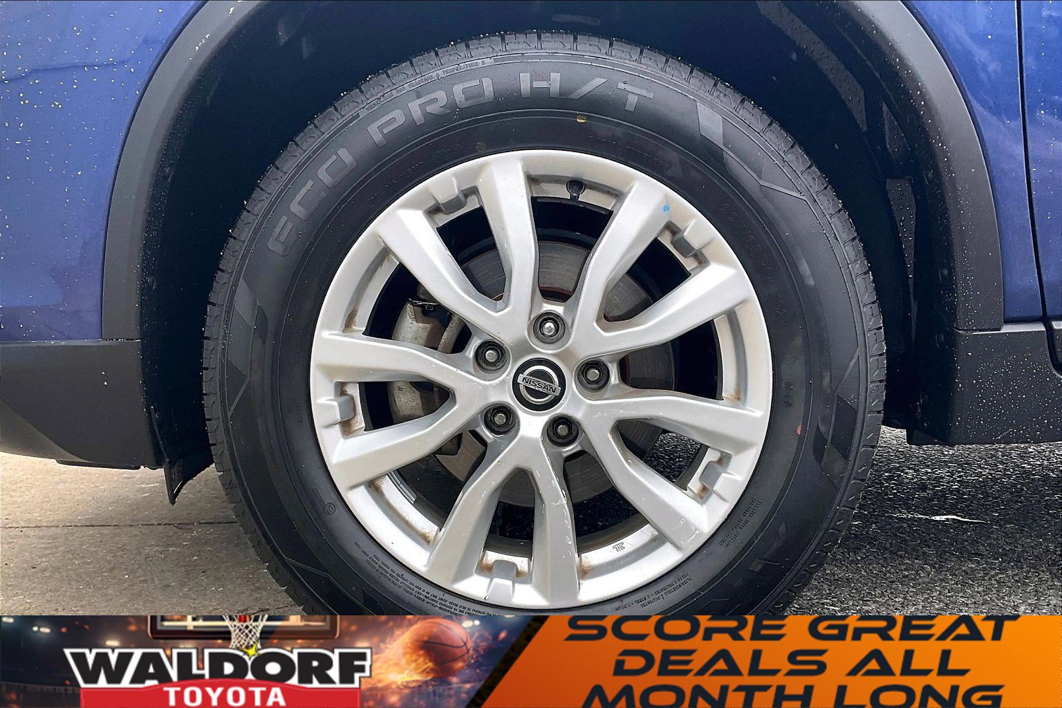 Used 2020 Nissan Rogue SV image 11
