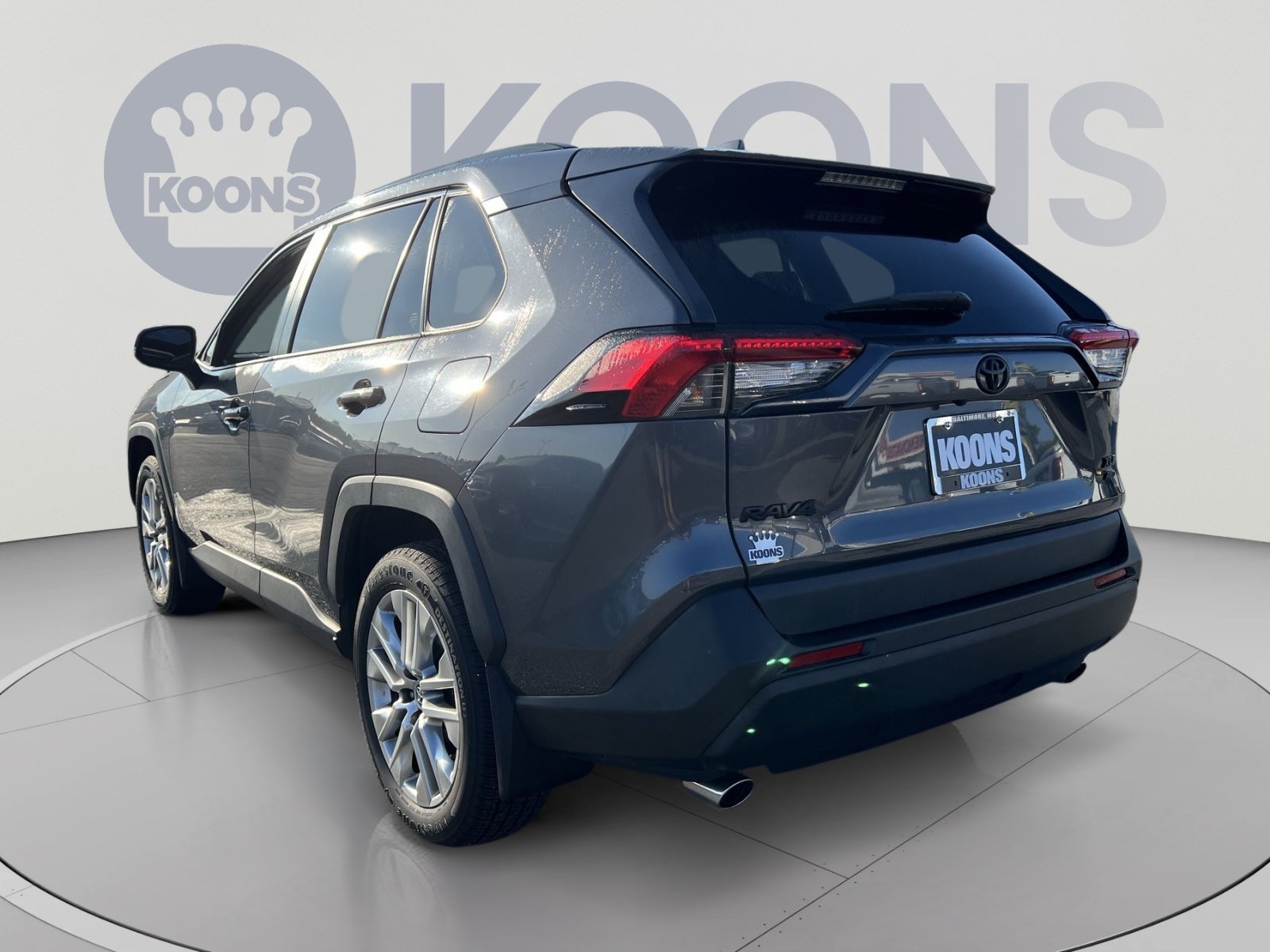 Used 2020 Toyota RAV4 XLE Premium AWD/4WD image 4