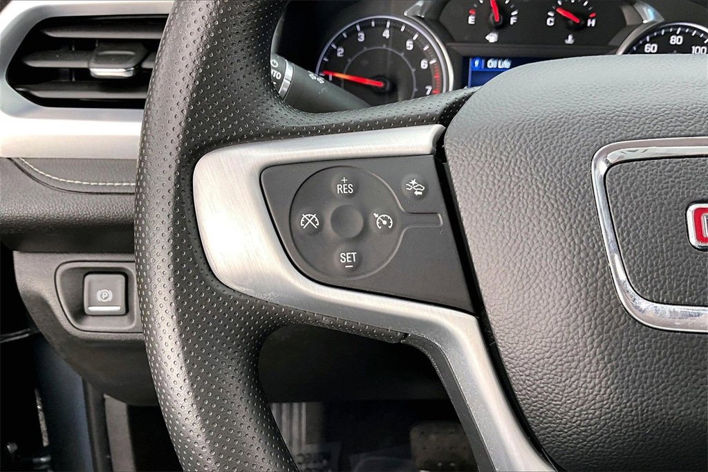 Used 2023 GMC Acadia SLE w/ Driver Convenience Package image 18