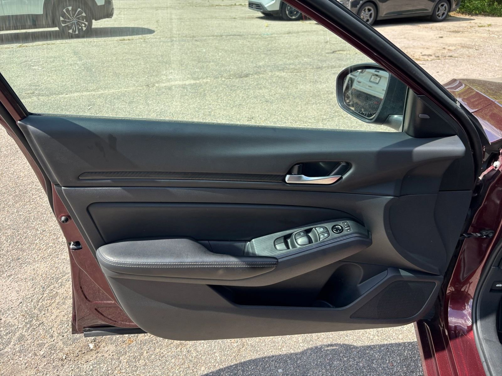 Used 2025 Nissan Altima 2.5 SV image 18