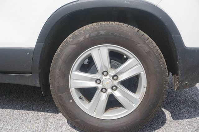Used 2022 Chevrolet Trax LT w/ LT Convenience Package FWD image 5