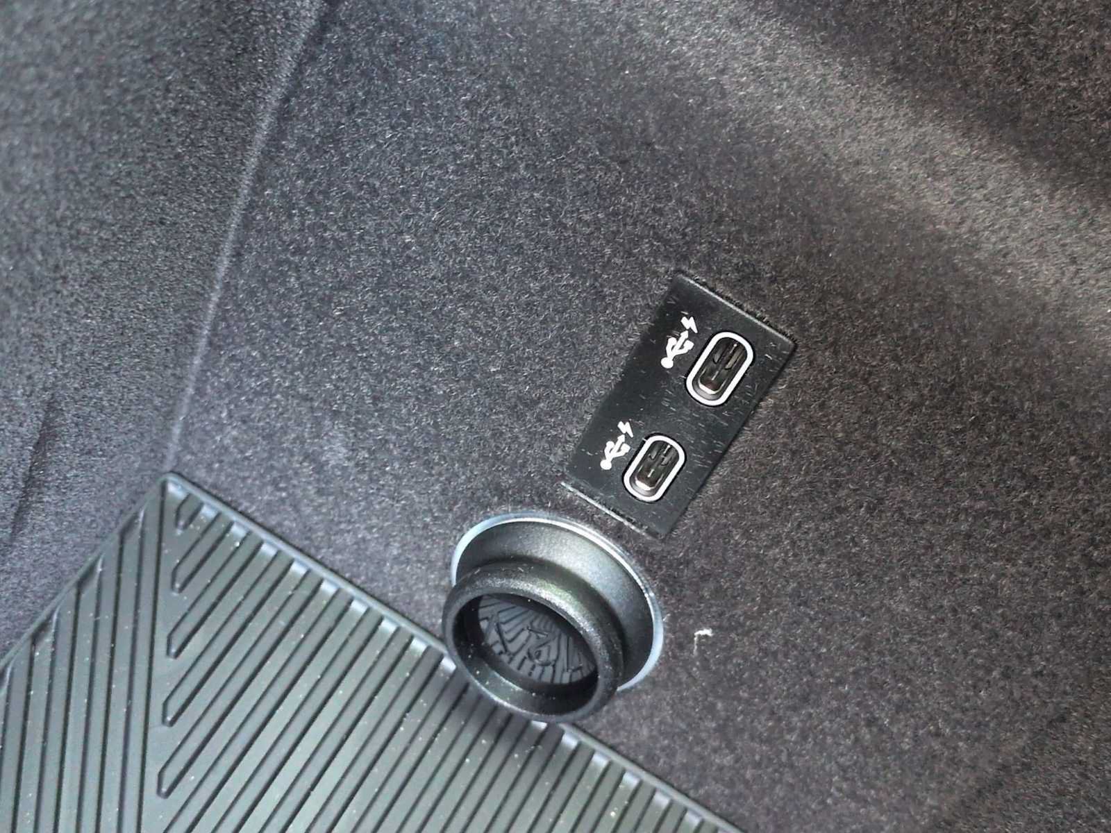Used 2026 BMW i7 xDrive60 w/ M Sport Package RWD image 34