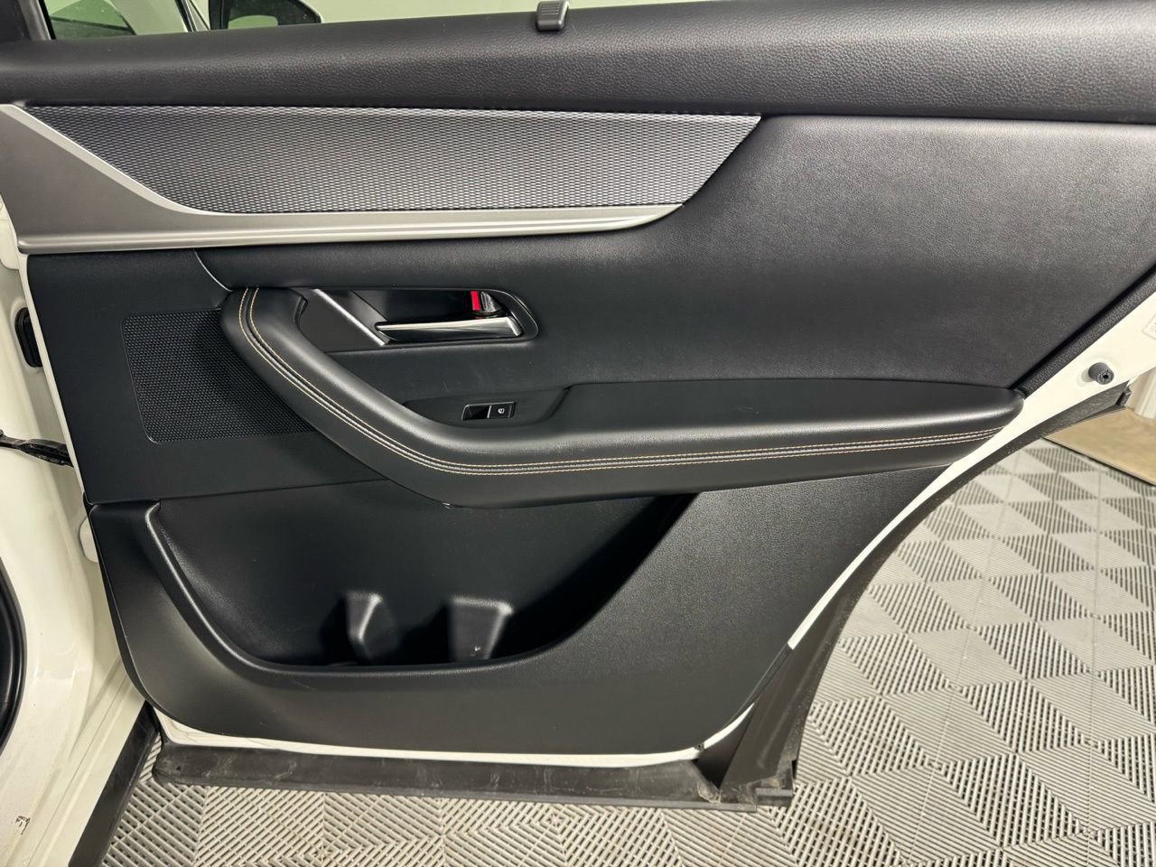 Used 2024 MAZDA CX-90 3.3 Turbo w/ Preferred Package image 29