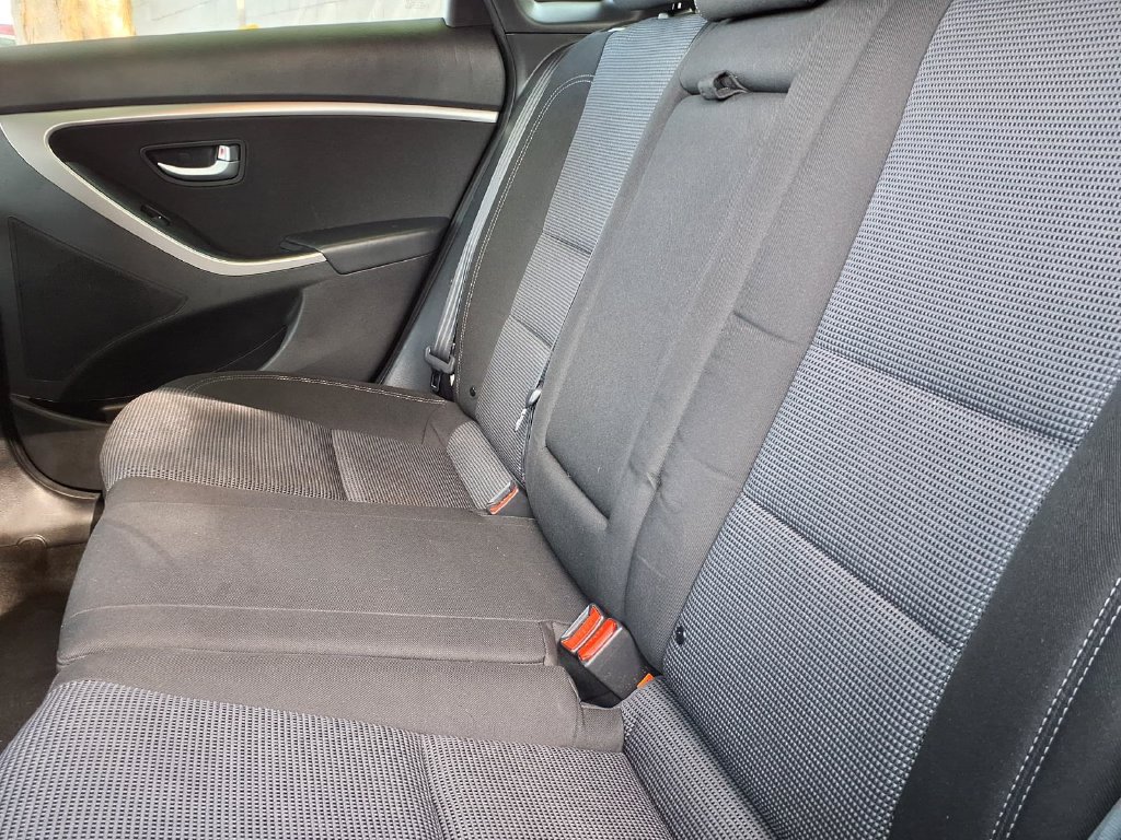 Used 2014 Hyundai Elantra GT FWD image 5