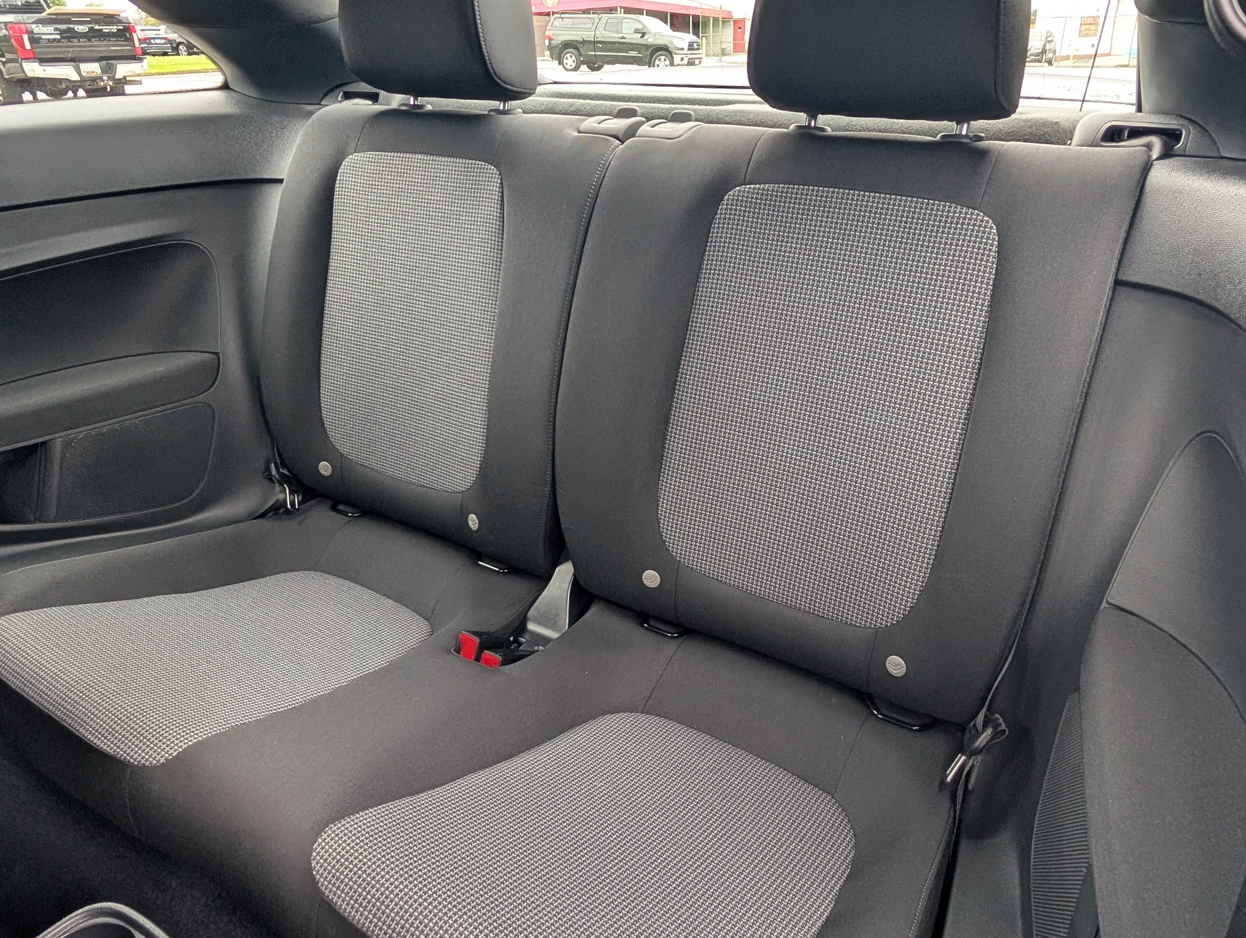 Used 2019 Volkswagen Beetle 2.0T S FWD image 14
