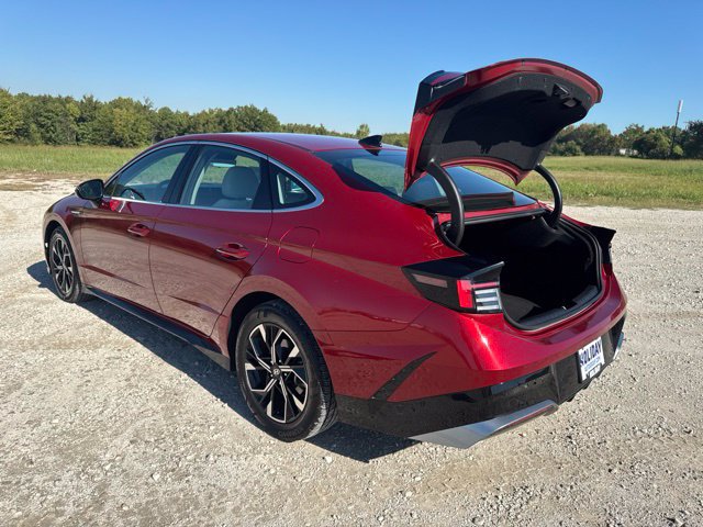 Used 2025 Hyundai Sonata SEL FWD image 3