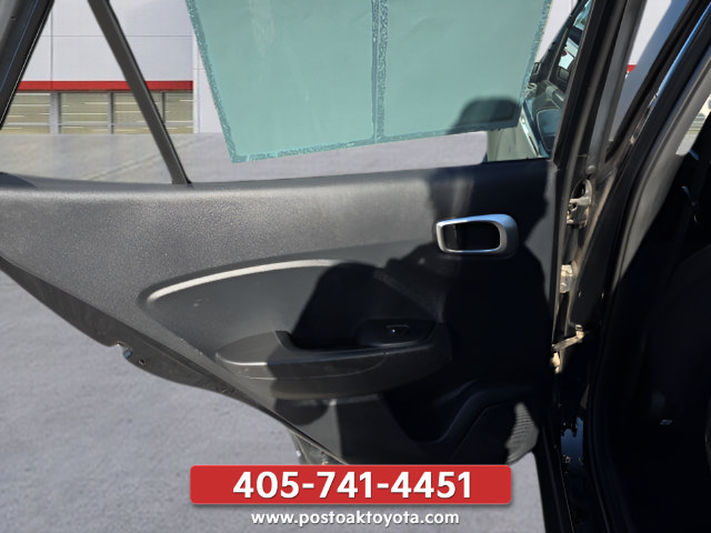 Used 2021 Hyundai Venue SEL w/ Premium Package FWD image 25