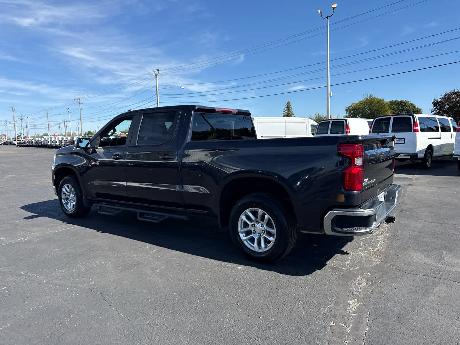Certified 2022 Chevrolet Silverado 1500 LT AWD/4WD image 3