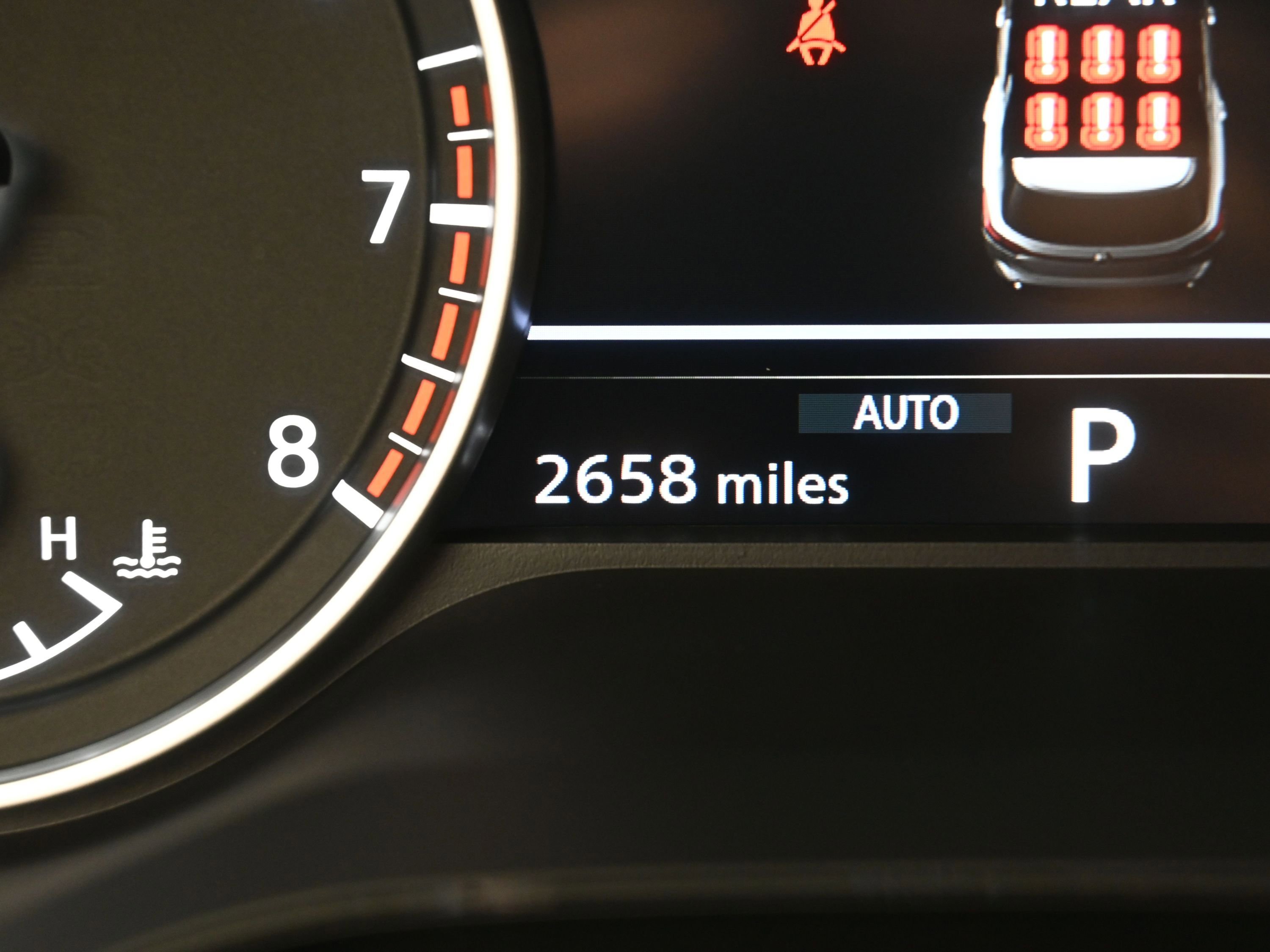 Used 2025 Nissan Pathfinder SL image 16