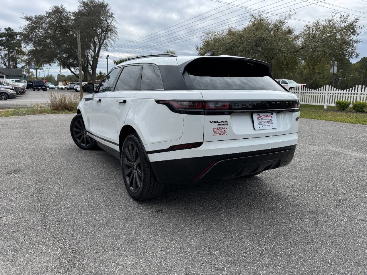 Used 2018 Land Rover Range Rover Velar R-Dynamic HSE image 34