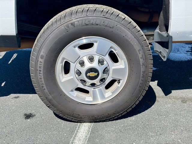 Used 2019 Chevrolet Silverado 2500 LT w/ LT Convenience Package image 31