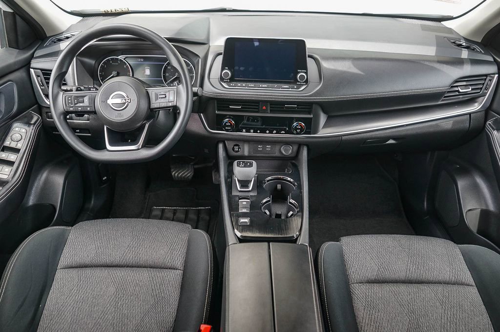 Used 2024 Nissan Rogue SV image 11