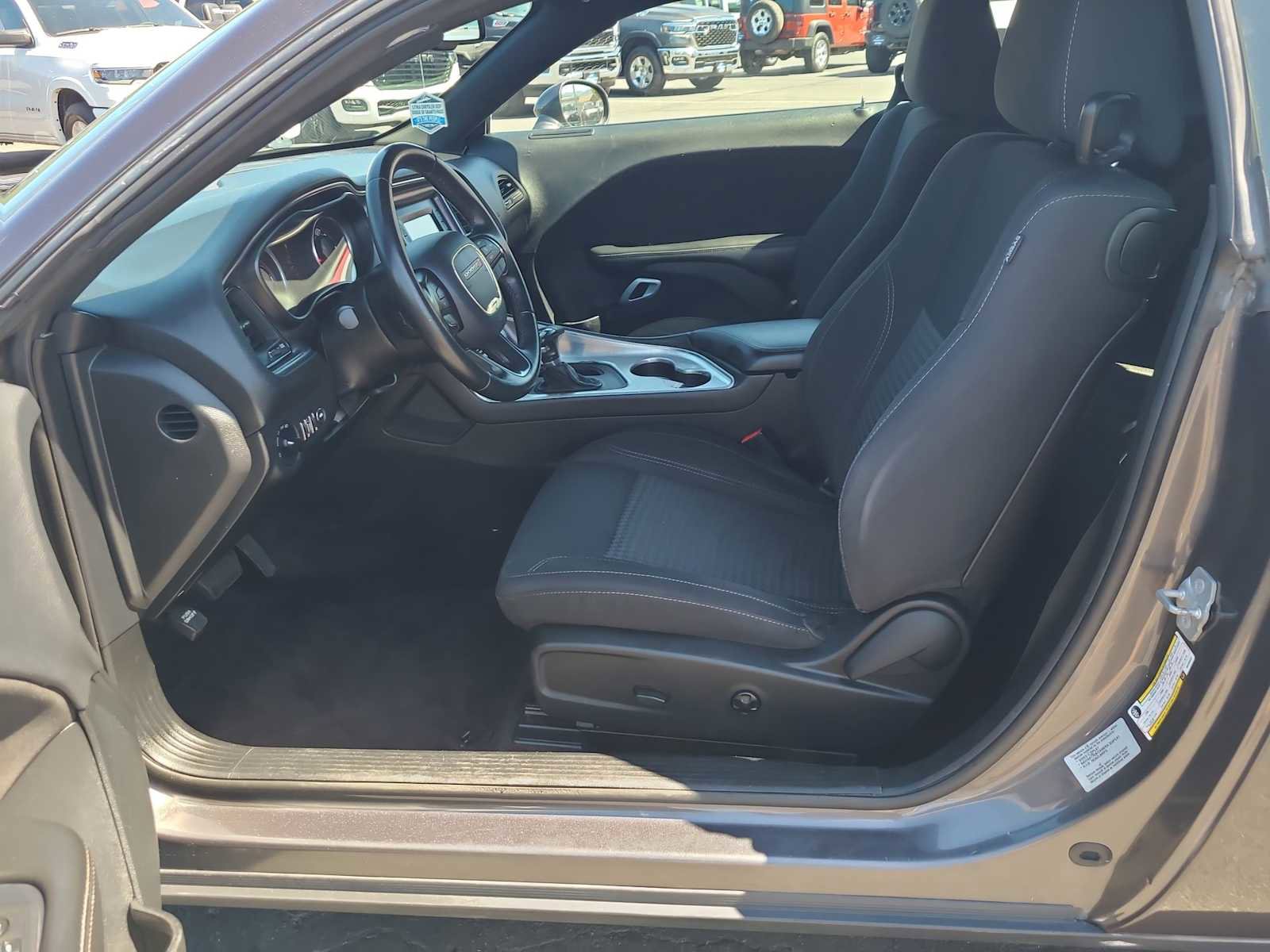 Used 2016 Dodge Challenger SXT image 19