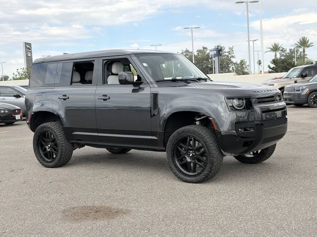 Used 2025 Land Rover Defender 110 V8 AWD/4WD image 4