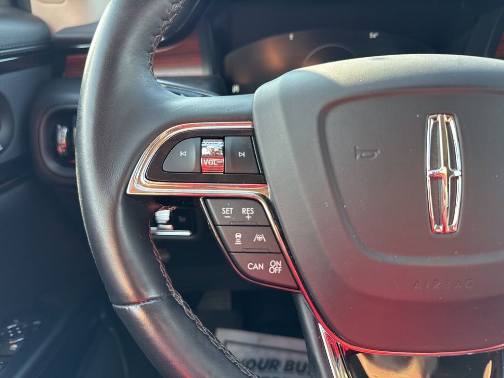 Used 2023 Lincoln Nautilus Reserve w/ Equipment Group 201A image 8