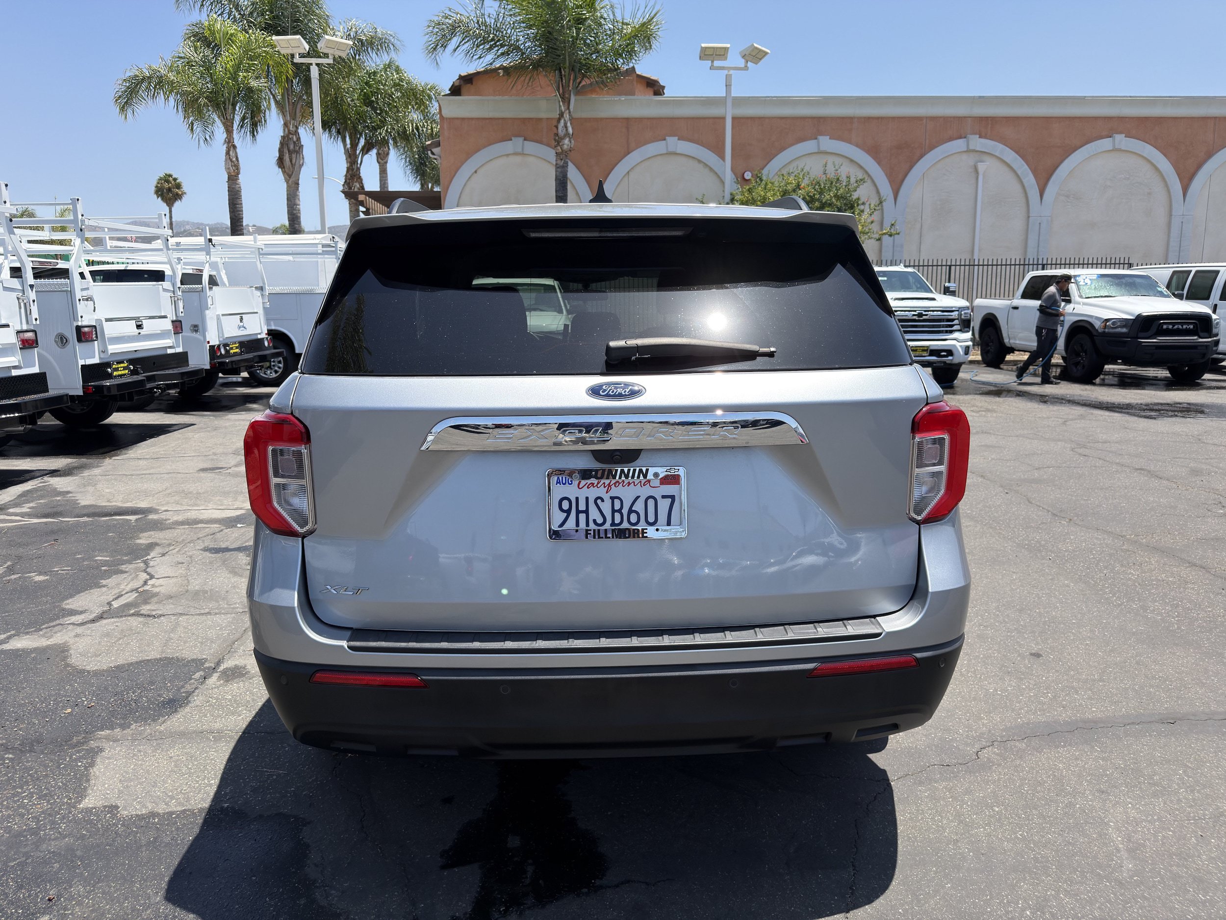 Used 2023 Ford Explorer XLT RWD image 7