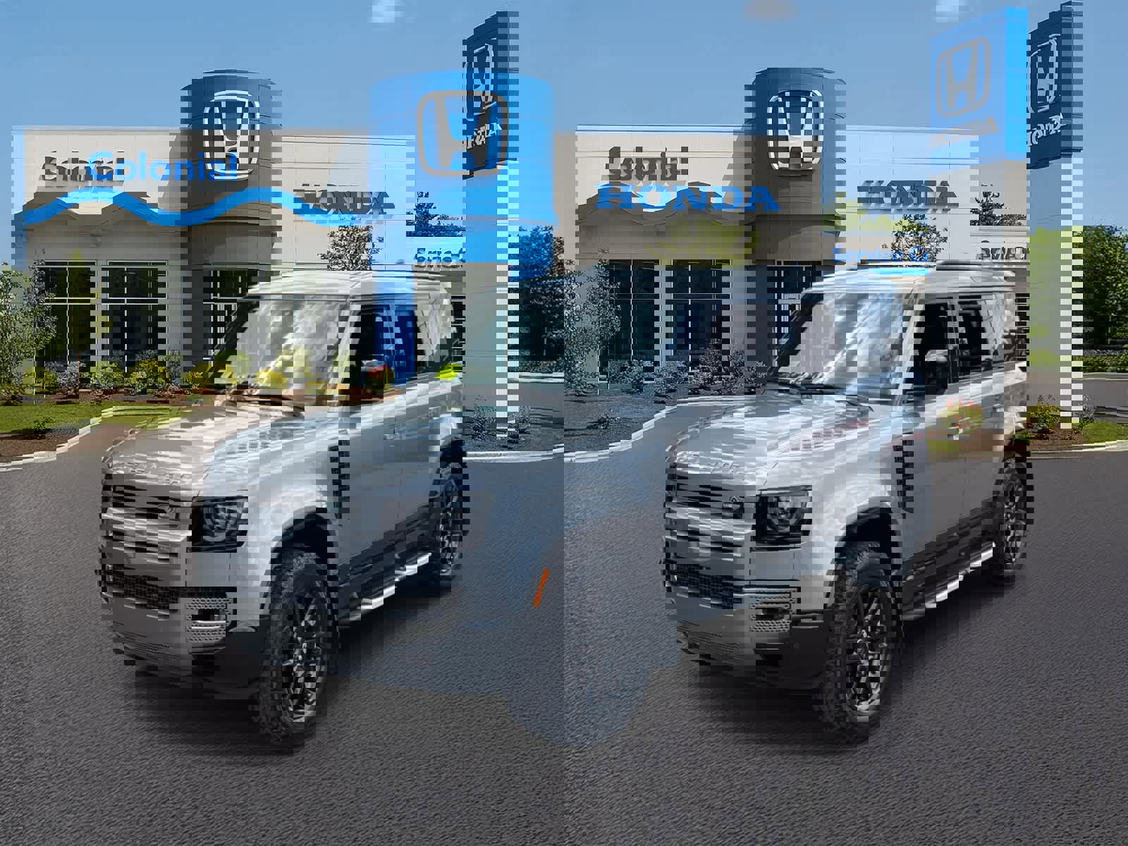 Used 2023 Land Rover Defender 110 X-Dynamic SE image 1