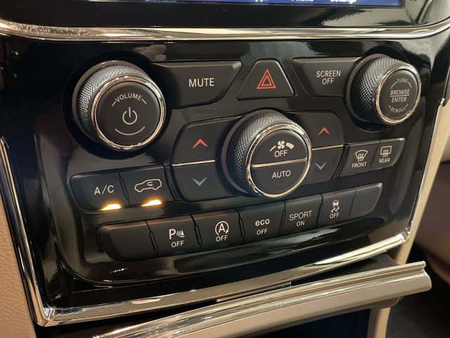 Used 2022 Jeep Grand Cherokee Laredo E image 22