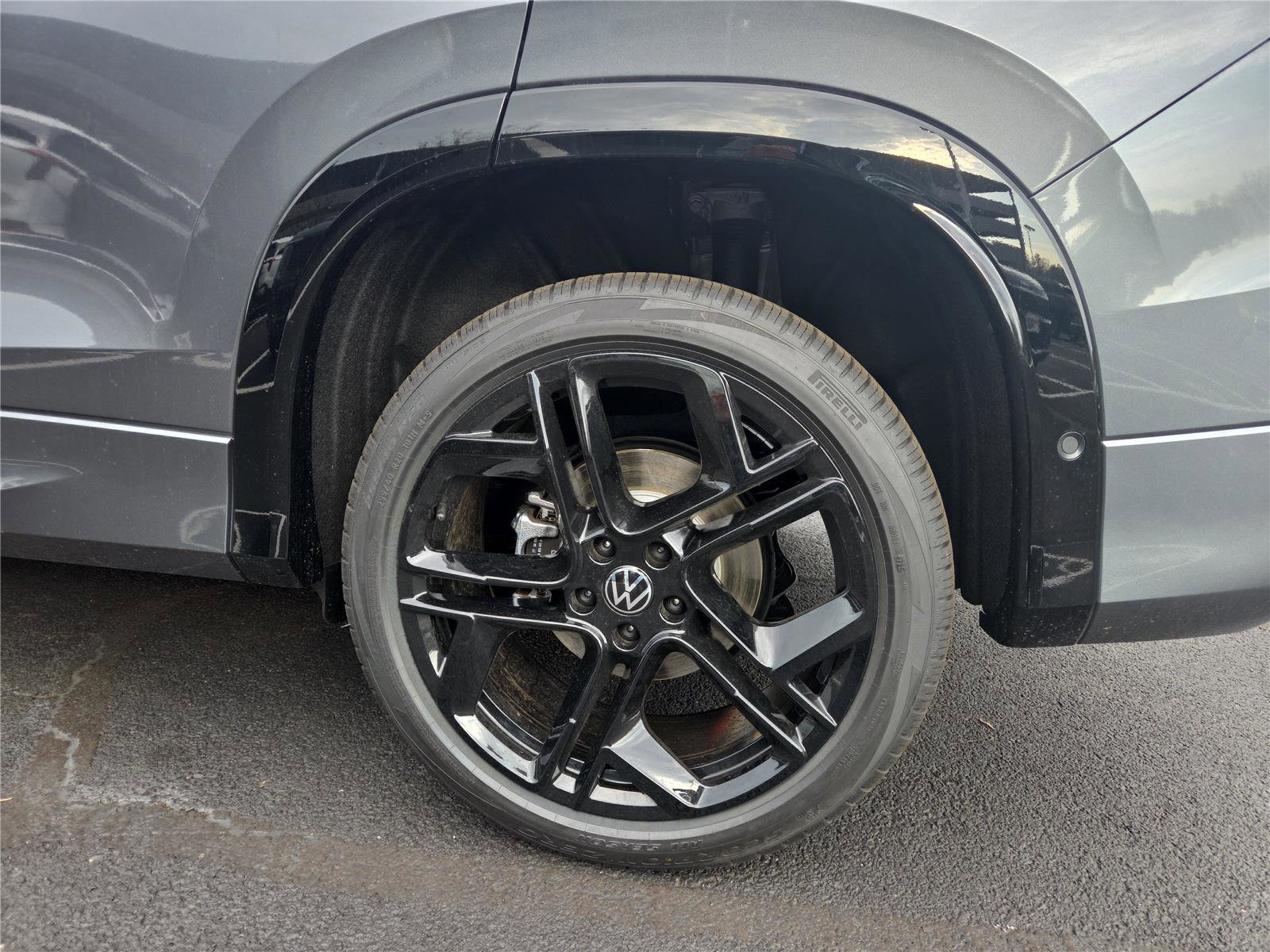 New 2026 Volkswagen Tiguan SE R-Line image 10