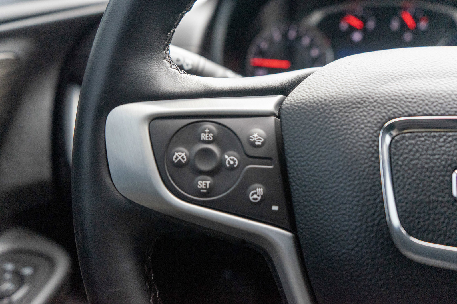 Used 2024 GMC Terrain SLT image 24