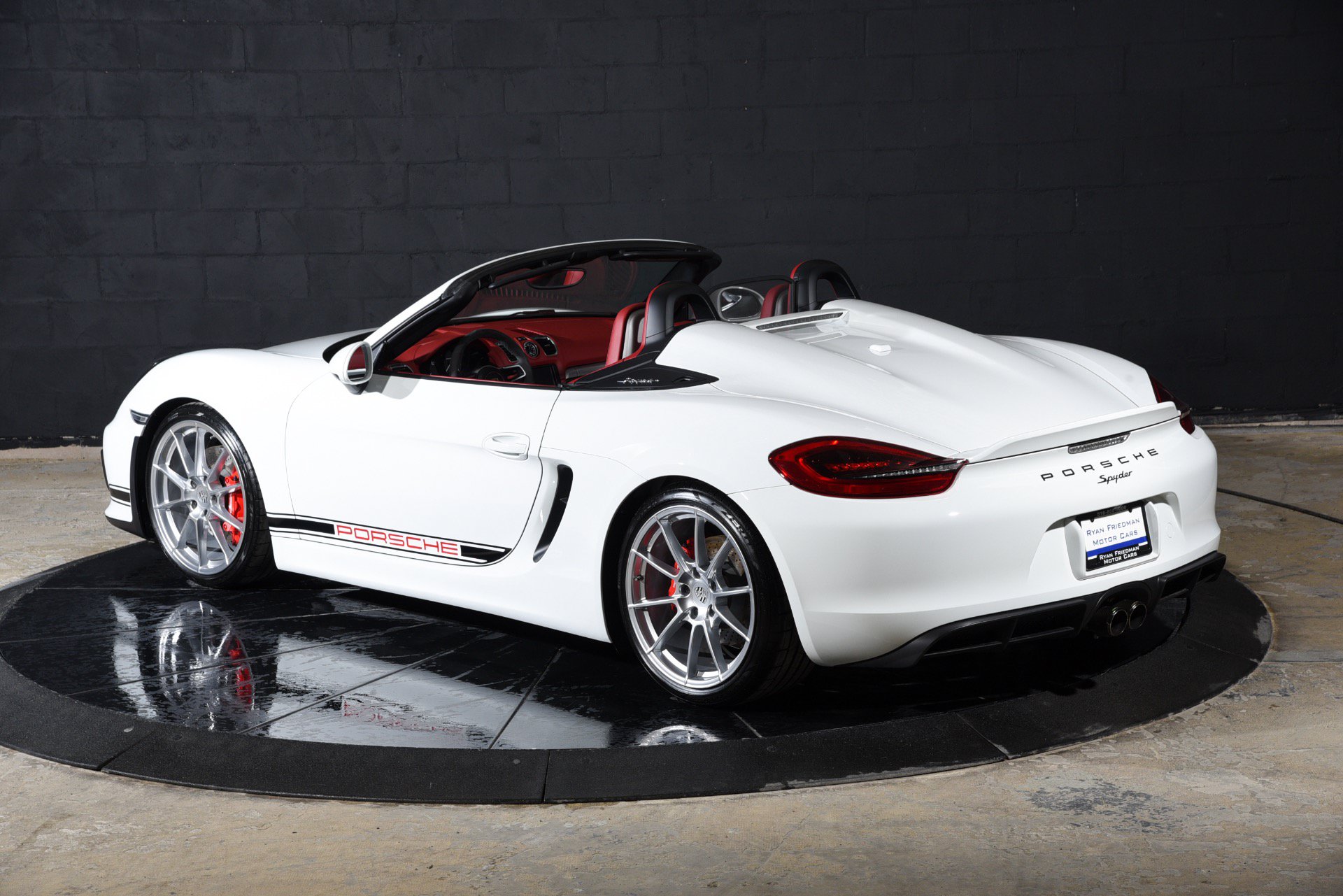 Used 2016 Porsche Boxster Spyder RWD image 10
