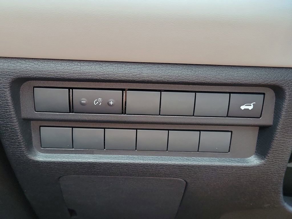 New 2025 Mitsubishi Outlander SE image 24