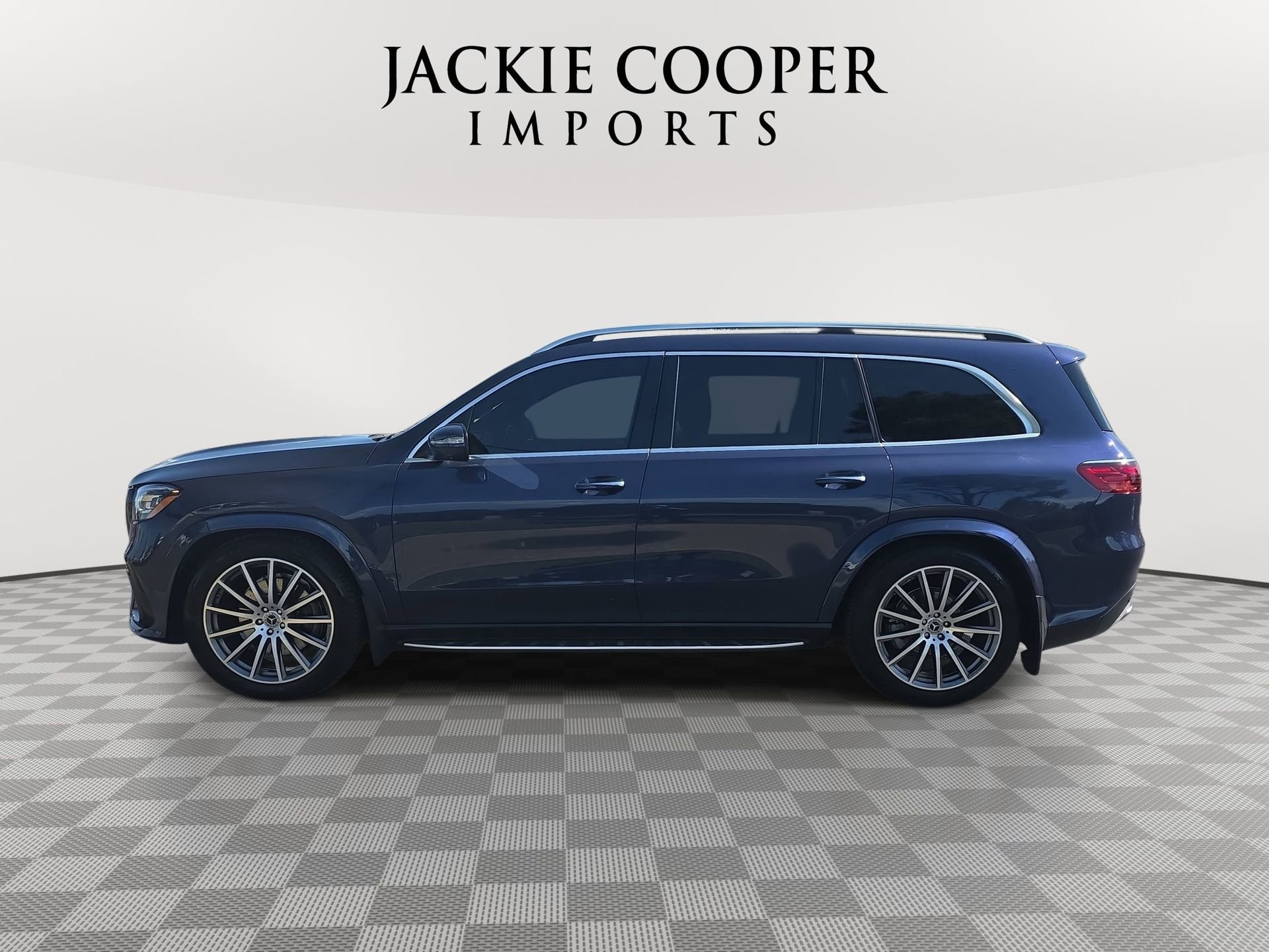 Used 2024 Mercedes-Benz GLS 580 4MATIC image 8