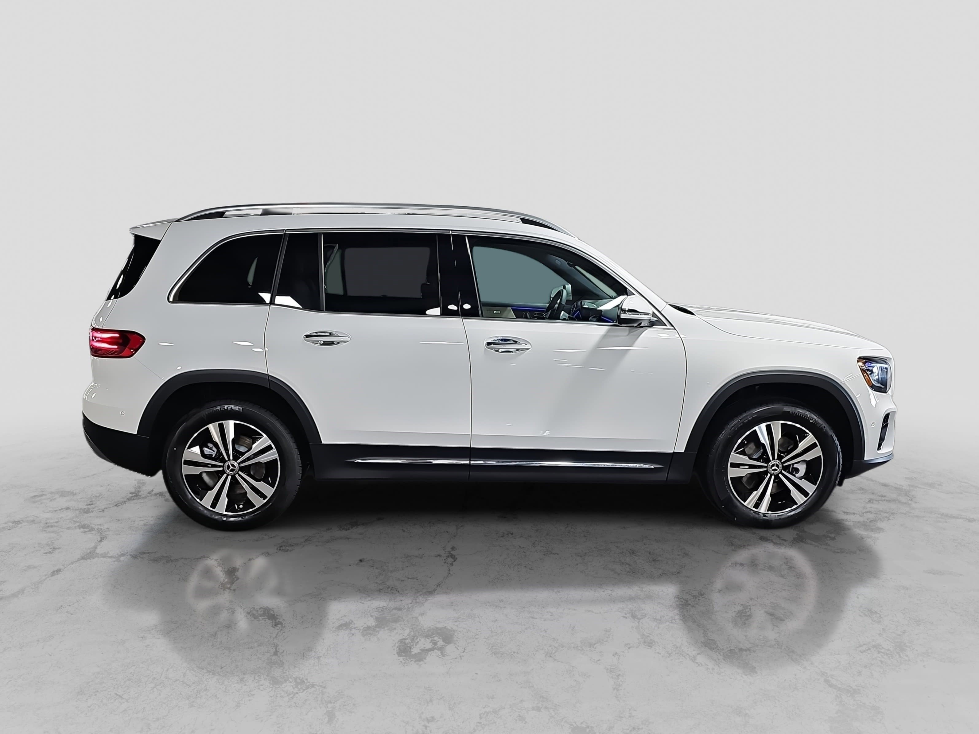 New 2026 Mercedes-Benz GLB 250 image 4