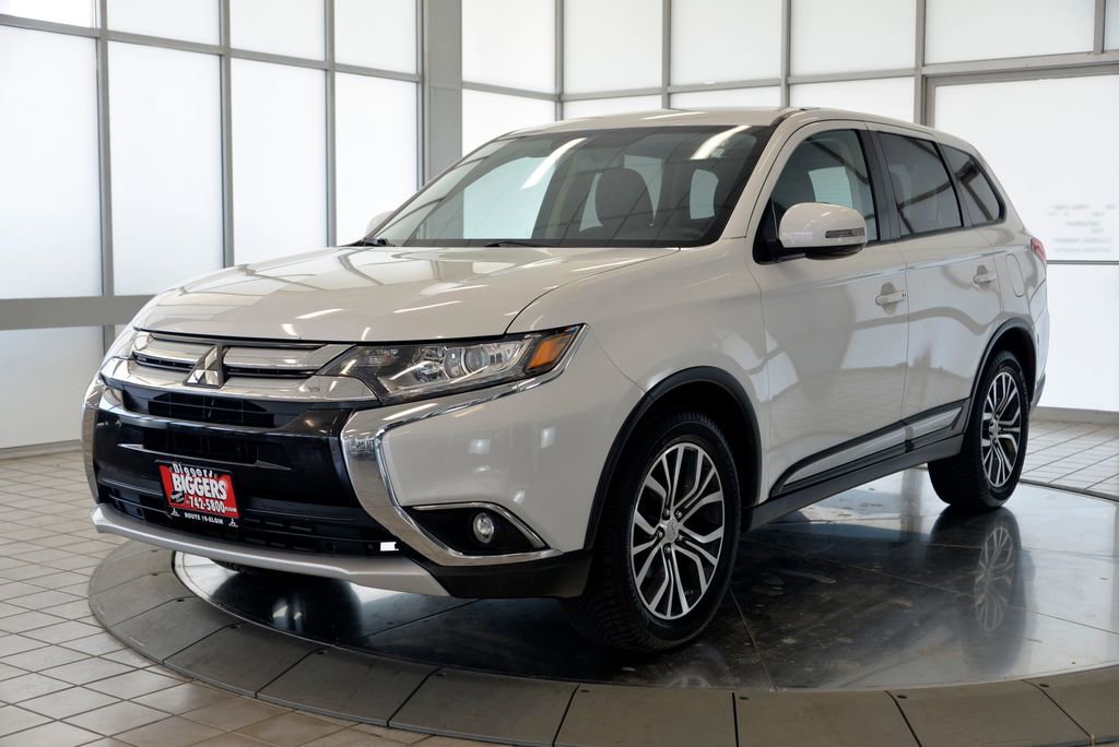 Used 2017 Mitsubishi Outlander SE AWD/4WD image 4