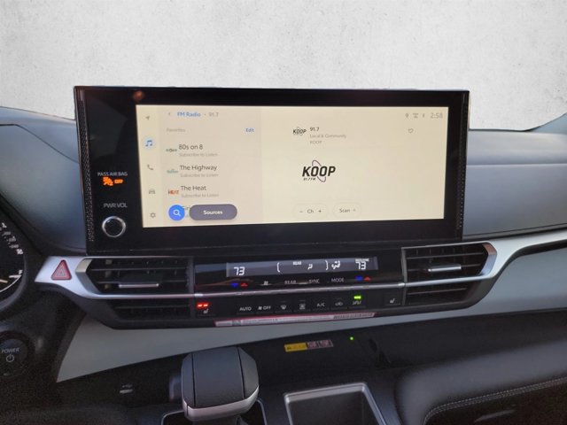 Used 2026 Toyota Sienna XLE FWD image 15