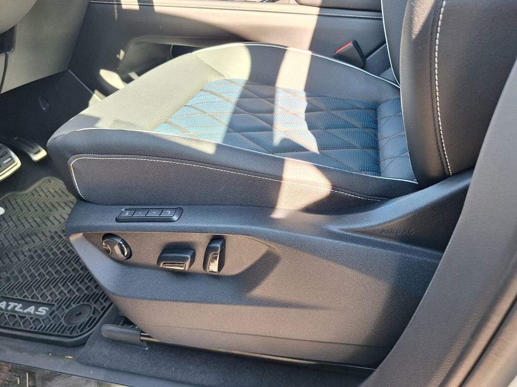 New 2026 Volkswagen Atlas Cross Sport SEL Premium R-Line image 26