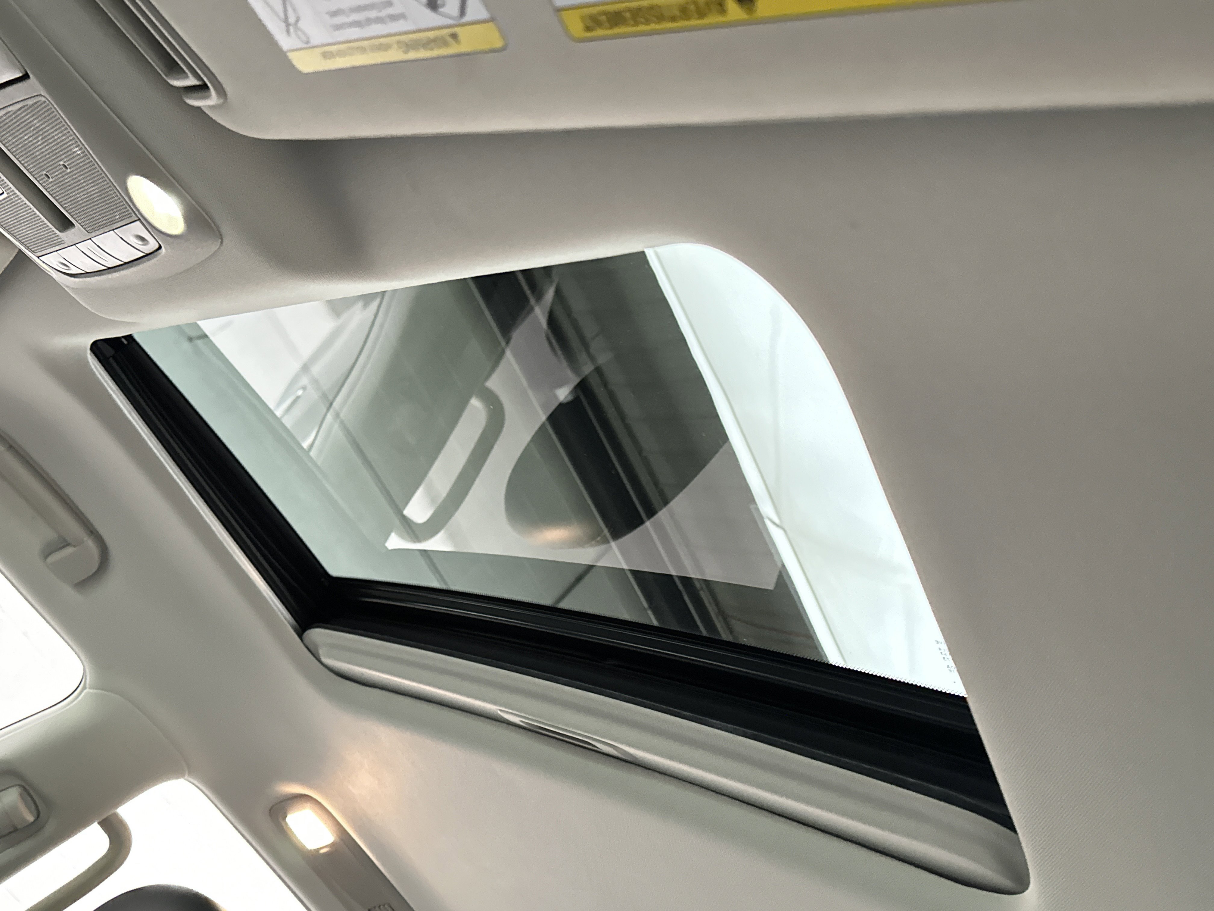 Used 2023 Nissan Armada Platinum image 24