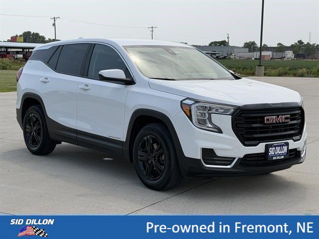 Used 2023 GMC Terrain SLE FWD image 2