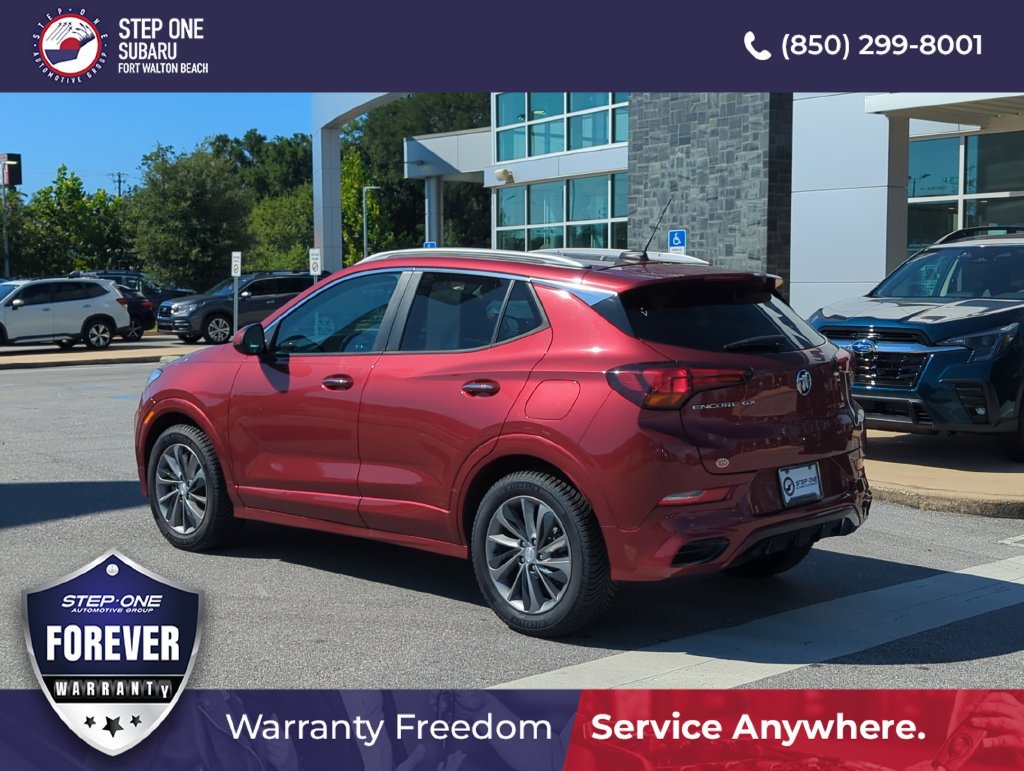 Used 2022 Buick Encore GX Select w/ Sport Touring Package FWD image 5