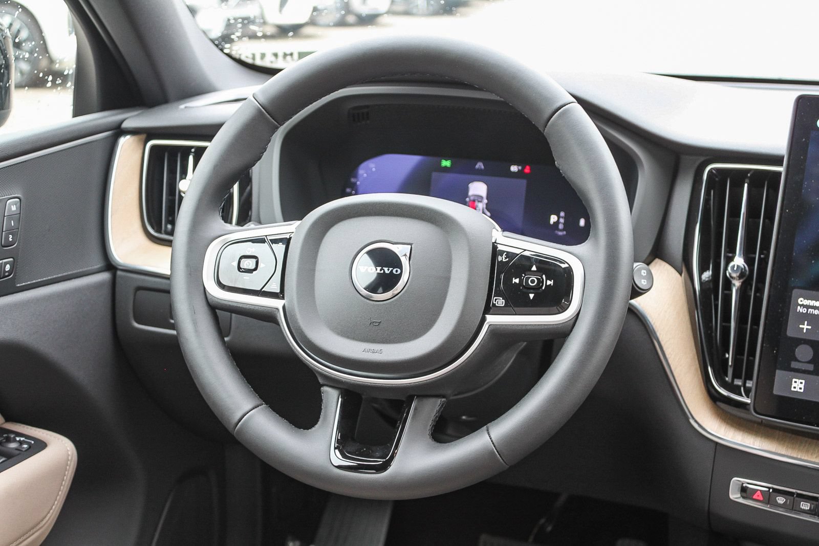 New 2026 Volvo XC60 B5 Plus w/ Climate Package PRO AWD/4WD image 18
