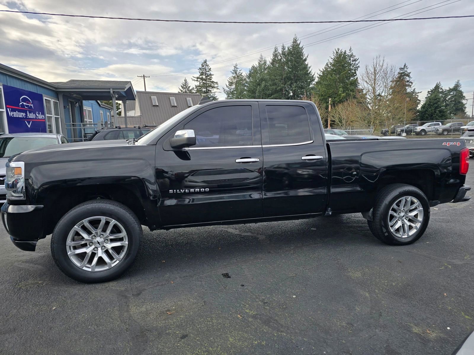 Used 2016 Chevrolet Silverado 1500 LTZ image 2