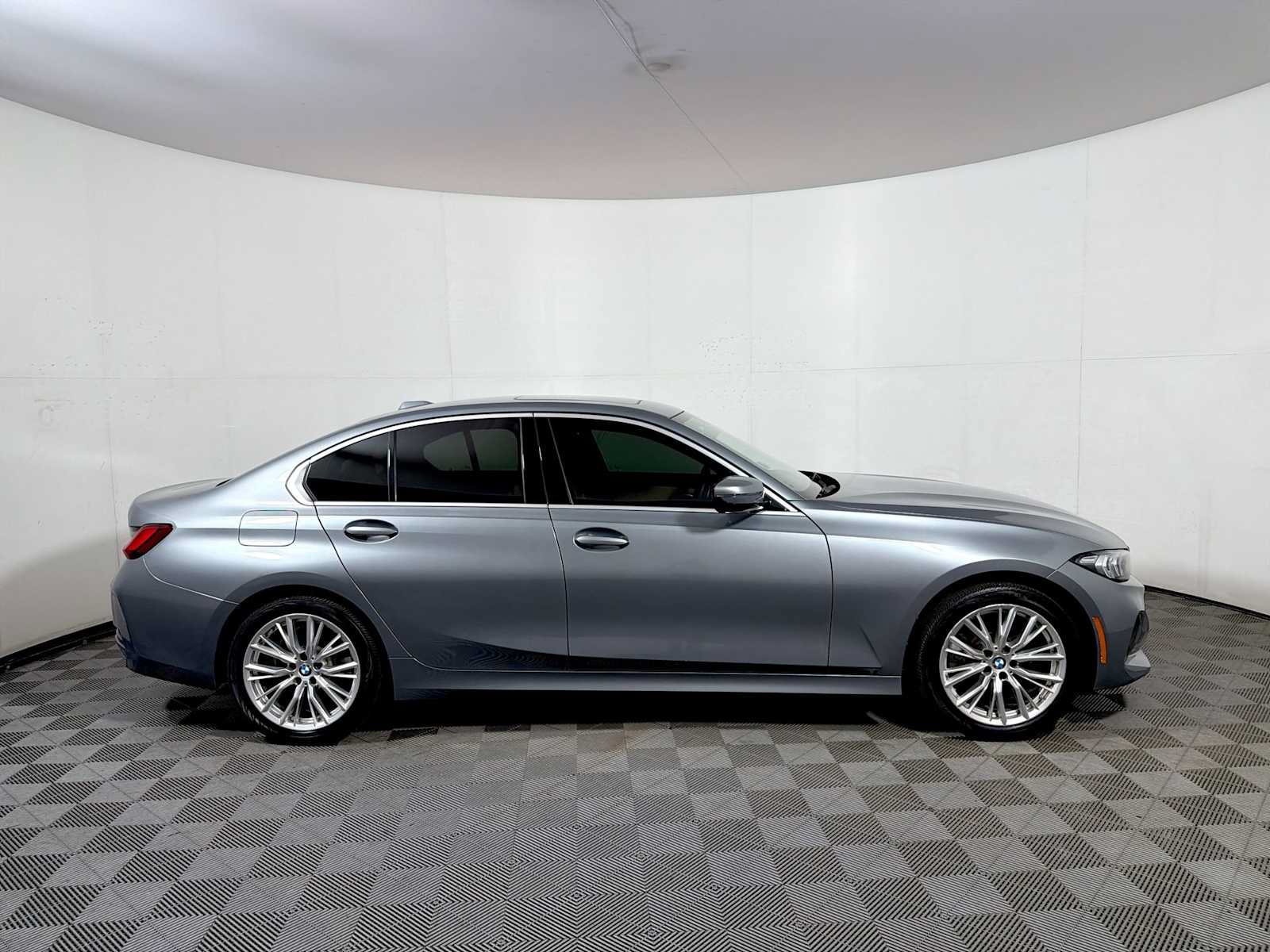 Used 2024 BMW 330i xDrive Sedan w/ Premium Package AWD/4WD image 7