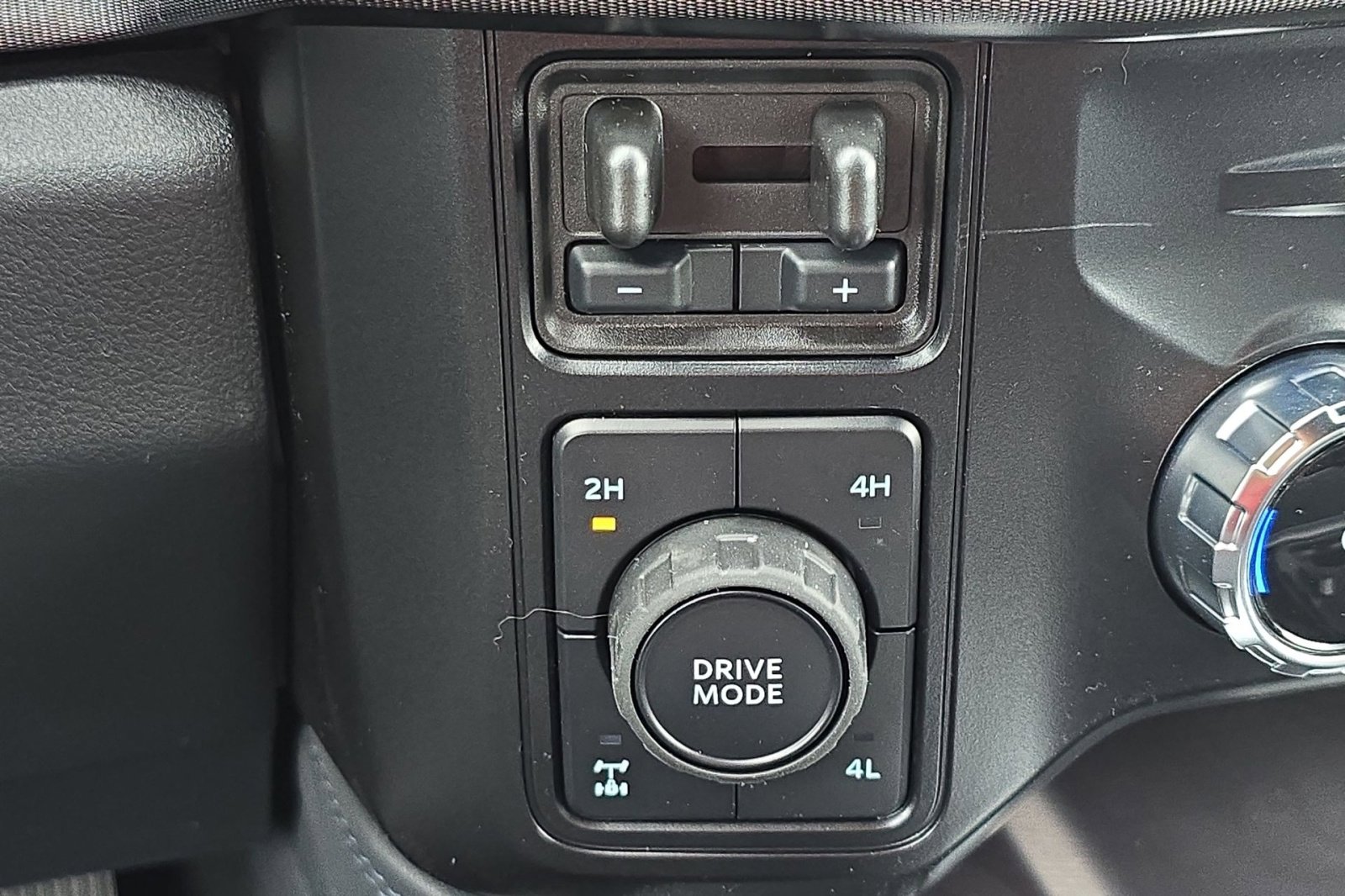 New 2026 Ford F250 Platinum image 28