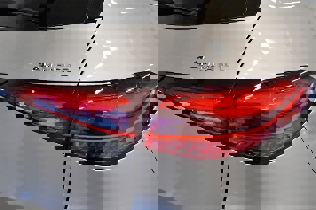 Used 2024 Mercedes-Benz GLC 300 4MATIC image 12