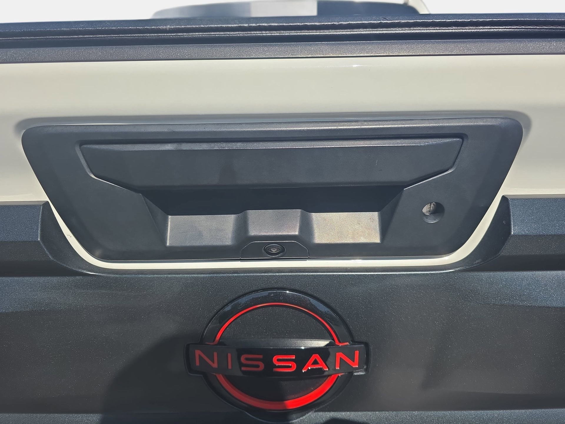 Used 2025 Nissan Frontier PRO-4X AWD/4WD image 13