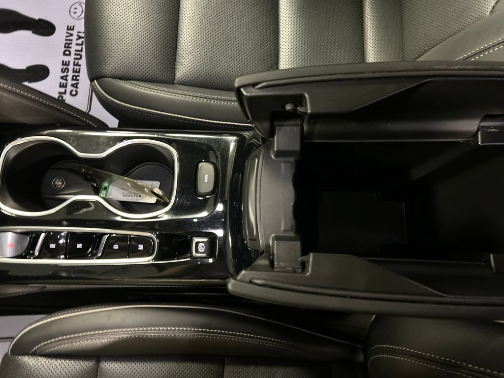 Used 2021 Buick Envision Essence w/ Technology Package I FWD image 21