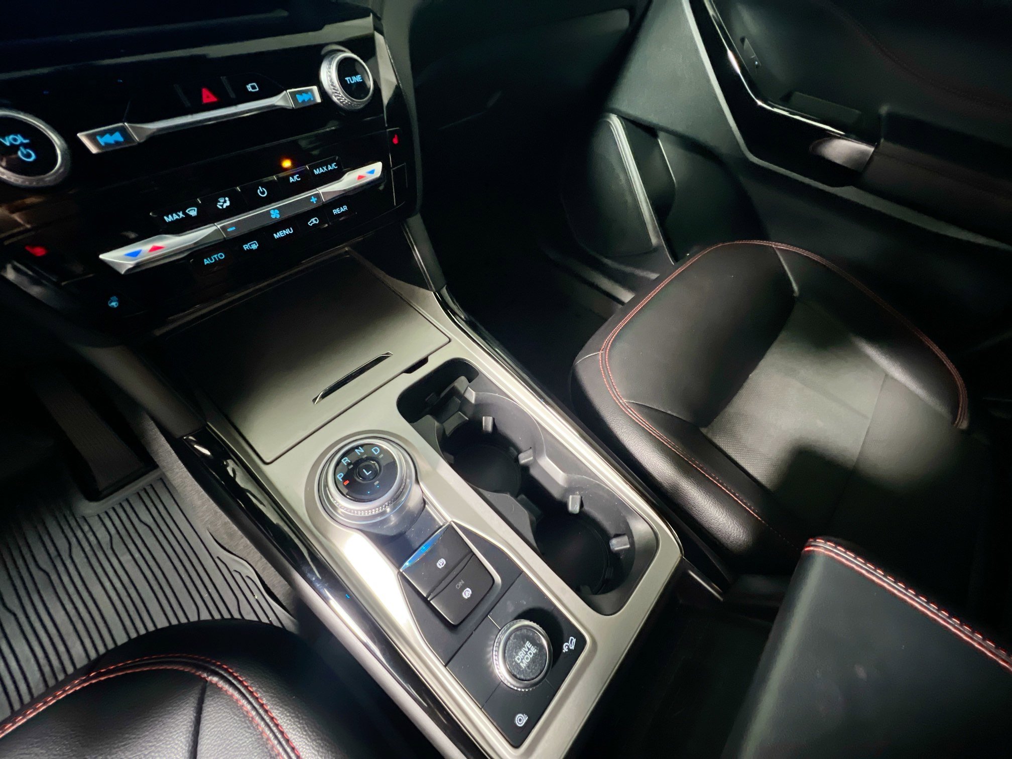 Used 2023 Ford Explorer ST-Line image 26